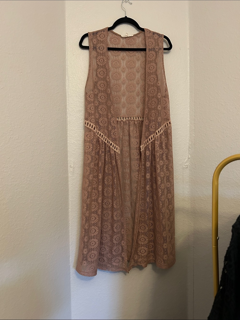 Sleeveless Crochet Lace Midi Dress in Dusty Rose